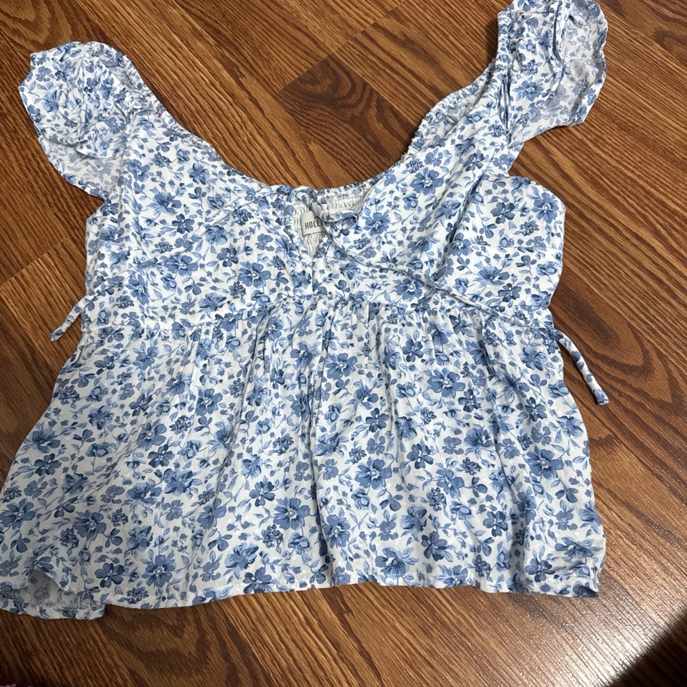 Hollister Blue and White Floral Top